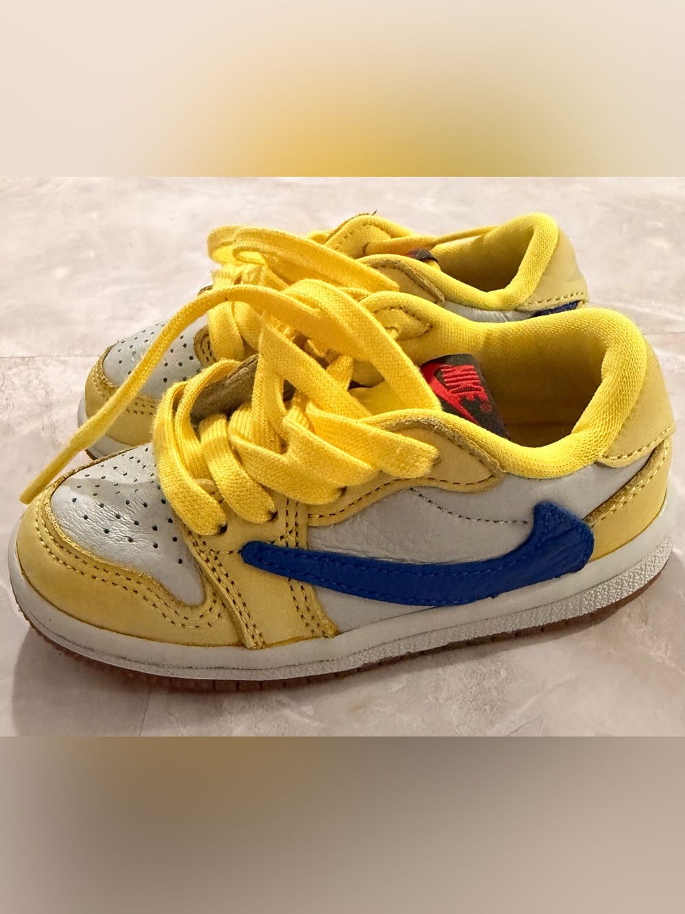 Travis Scott Air Jordan 1 Low OG SP
Canary 6c